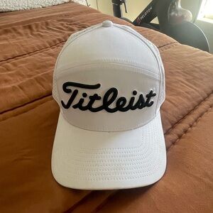 Titleist Diego White/Black golf hat - adjustable size